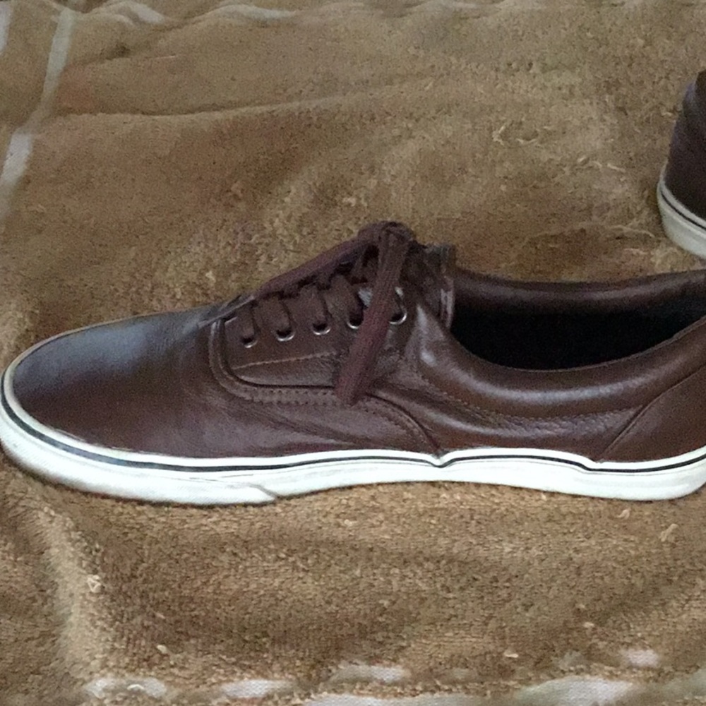VANS - Picture 3 of 6